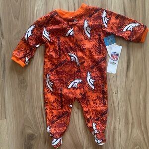 NFL Team Apparel Infant Footed One Piece Sleeper Orange & White Size 0/3 Months
